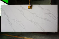 a cozinha branca de quartzo de 6.5Mohs Calacatta cobre 3000*1600 de superfície contínuo