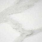 Pedra branca de quartzo de Calacatta do floco de neve com bancada da cozinha