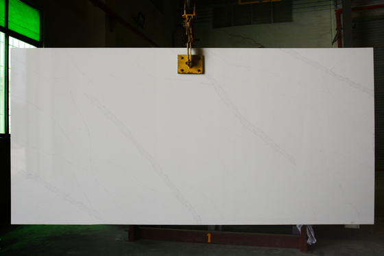Quartzo artificial branco de Vanitytop Calacatta com as bancadas da cozinha do tamanho 3200*1800*30